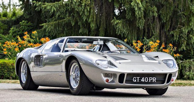 10 most impressive car models ever 'revived' - Photo 18.