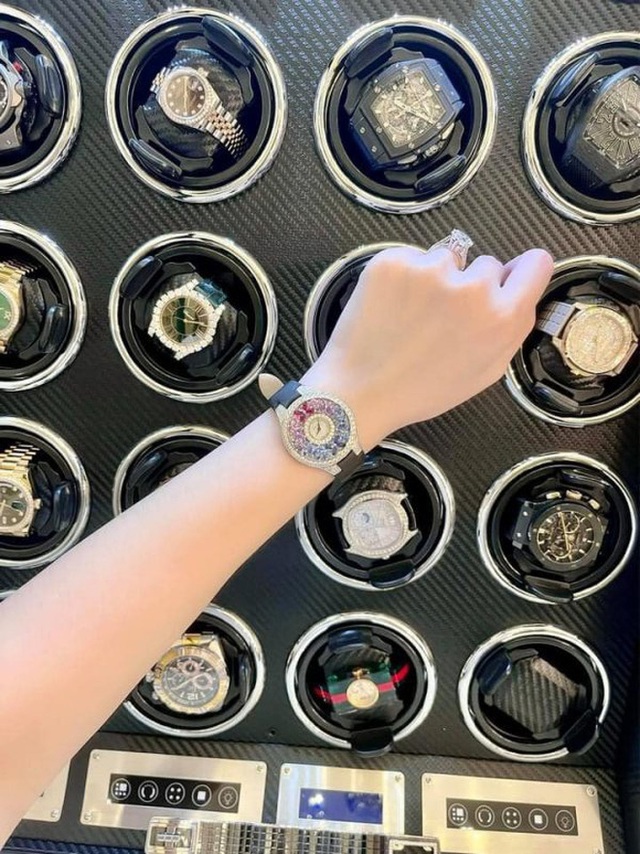 Doan Di Bang received mixed reactions when judging strangers, comparing 1 watch he wore to buy 5 of their cars - Photo 4.