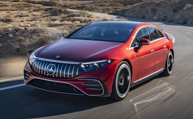 Sếp Mercedes: 3 hòn đá tảng ngáng đường xe điện - VinFast có quá vội khi bỏ xe xăng? - Ảnh 1. Sếp Mercedes: 3 hòn đá tảng ngáng đường xe điện - VinFast có quá vội khi bỏ xe xăng? - Ảnh 1.