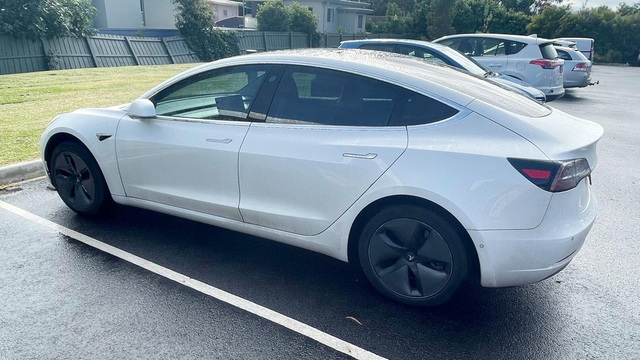 Lái Tesla Model 3 hơn 150.000km trong gần 3 năm, chủ xe bất ngờ khi nhìn chi phí bảo dưỡng - Ảnh 1.
