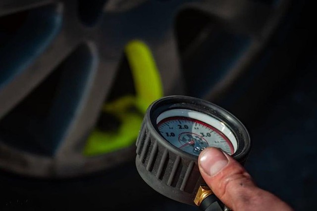 Tầm quan trọng của việc kiểm tra áp suất lốp xe  - Ảnh 2.