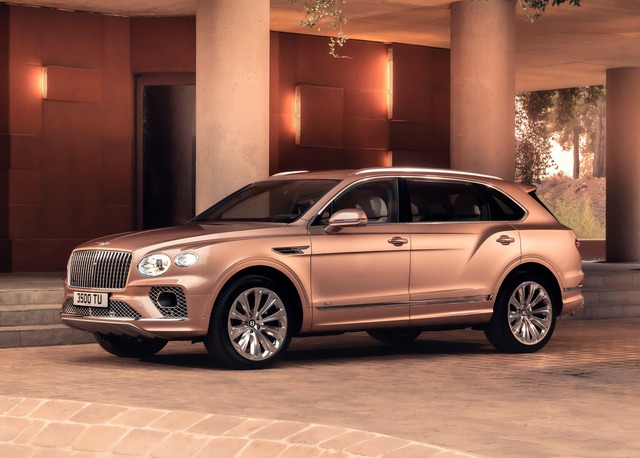 Recently launched globally, Bentley Bentayga Extended is offered for more than 19 billion VND in Vietnam - Photo 1.