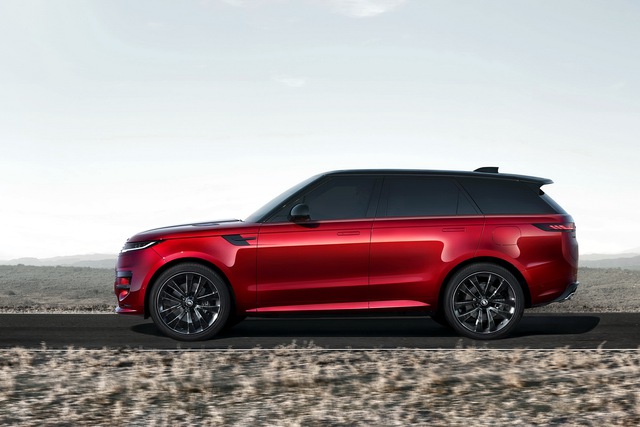 Range Rover Sport 2023 launched: SUV for the rich, comprehensive changes, will return to Vietnam - Photo 1.