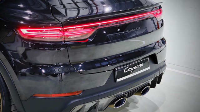 Listen to the first time the brand-name exhaust that changes color is available on the Porsche Cayenne Turbo GT for VND 13 billion in Vietnam - Photo 4.