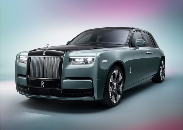 Rolls-Royce Phantom 2023 launched: Glow radiator, many new options for the super rich - Photo 1.