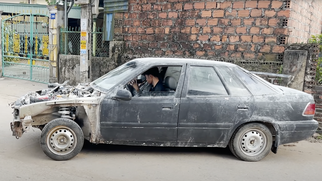 Nhóm bạn trẻ Quảng Ninh hồi sinh chiếc ô tô nát 30 năm tuổi, chế thành siêu phẩm Pagani Huayra giống xe Minh Nhựa - Ảnh 3.