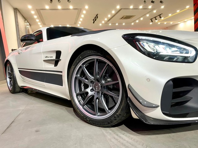 Cận cảnh Mercedes-AMG GT R Pro màu trắng độc nhất Việt Nam giống chiếc Minh Nhựa từng úp mở - Ảnh 5.
