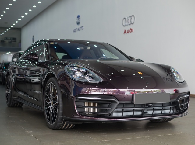 Sở hữu màu sơn độc, Porsche Panamera 2021 được rao bán lại với giá hơn 7 tỷ đồng