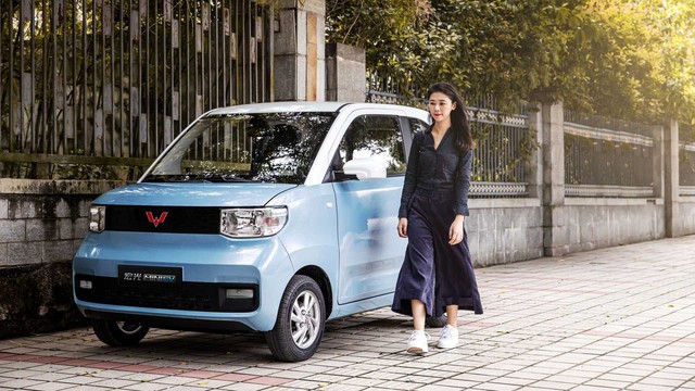 Xe điện gây sốt Wuling Hongguang Mini EV có bản độ canô siêu dị - Ảnh 1.