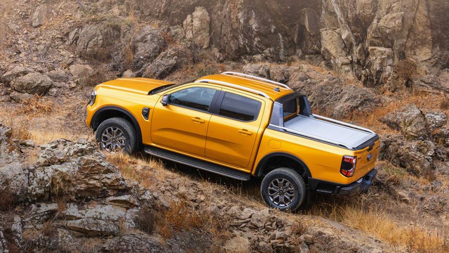 Ford Ranger 2022 lộ mức tiêu thụ nhiên liệu: Sẽ ngốn xăng dầu thế nào thời buổi tăng giá? - Ảnh 1.