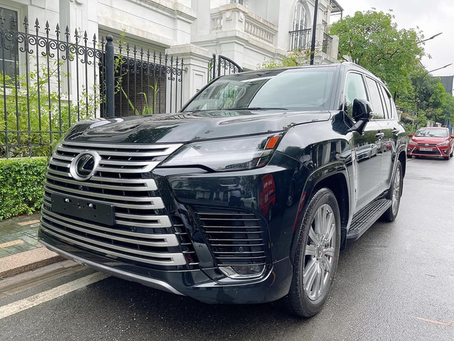 The first privately imported Lexus LX 600 Ultra Luxury to the dealer - Option for the rich who don't like to wait - Photo 1.