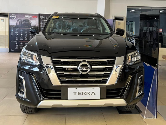 Nissan Terra 2022 arrived at a Vietnamese dealer in early August - A serious competitor of Toyota Fortuner and Ford Everest - Photo 1.