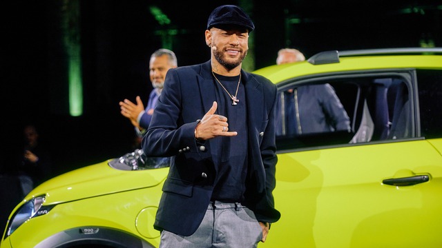 The world's most expensive player Neymar promotes an anonymous, cheap electric car that converts to about 600 million VND - Photo 4.