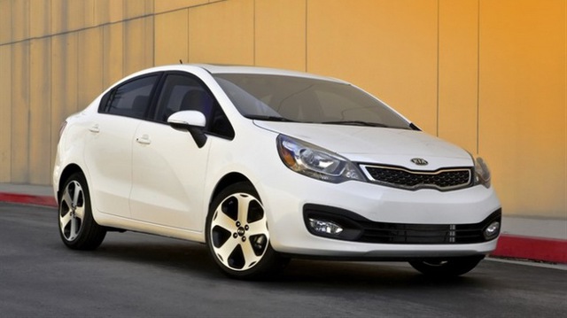 Kia Rio 2014: Sedan giá rẻ