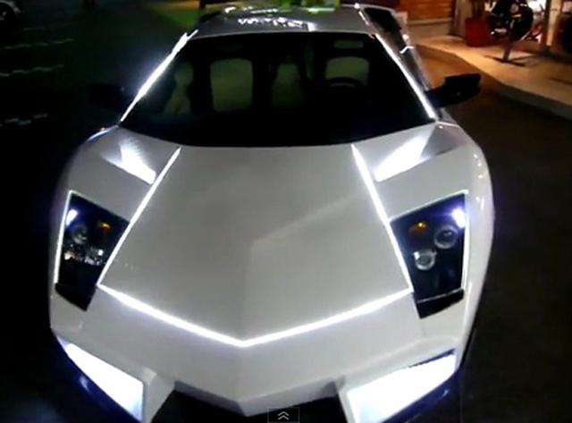 Lamborghini Murcielago theo phong cách "Tron Legacy"