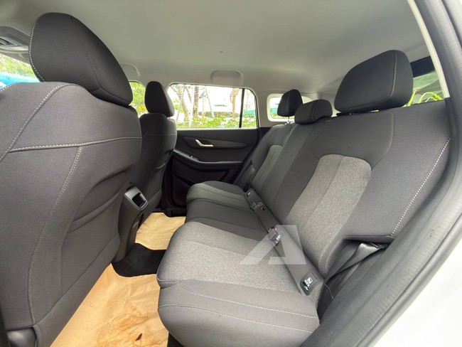 Ch&ecirc;nh nhiều nhất 81 triệu đồng, chọn bản 'base' Toyota Yaris Cross nhiều ADAS hay đổi lấy Jaecoo J5 nhưng treo đa li&ecirc;n kết- Ảnh 9.