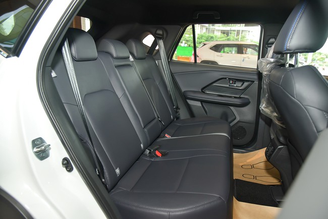 Ch&ecirc;nh nhiều nhất 81 triệu đồng, chọn bản 'base' Toyota Yaris Cross nhiều ADAS hay đổi lấy Jaecoo J5 nhưng treo đa li&ecirc;n kết- Ảnh 10.