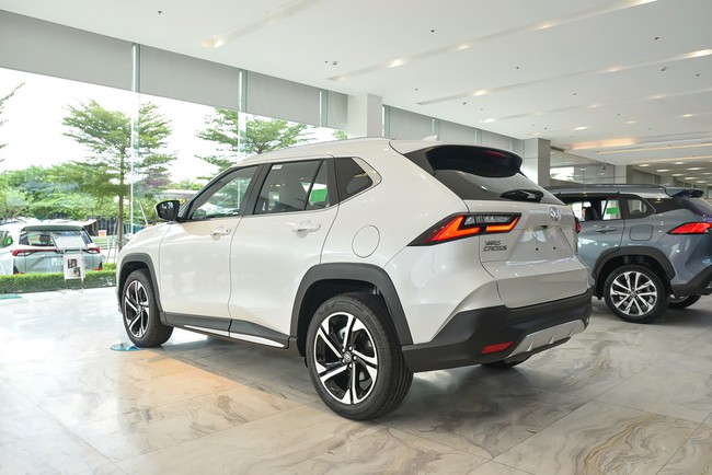 Ch&ecirc;nh nhiều nhất 81 triệu đồng, chọn bản 'base' Toyota Yaris Cross nhiều ADAS hay đổi lấy Jaecoo J5 nhưng treo đa li&ecirc;n kết- Ảnh 4.