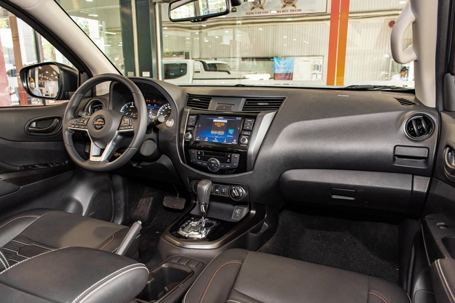 Nissan Navara 2024 ra mắt Việt Nam: Thêm phiên bản, chỉ còn từ 685 triệu đồng, cạnh tranh Ranger bằng giá mềm hơn bản cũ- Ảnh 5. Nissan Navara 2024 ra mắt Việt Nam: Thêm phiên bản, chỉ còn từ 685 triệu đồng, cạnh tranh Ranger bằng giá mềm hơn bản cũ- Ảnh 5.