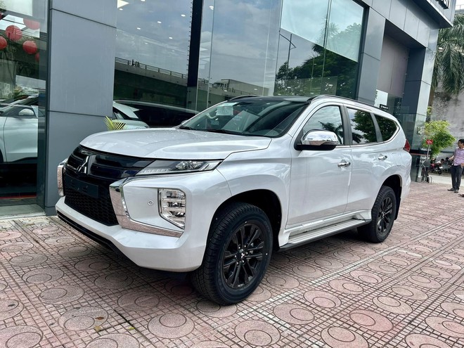 Sắp hết năm 2024 nhưng đại lý vẫn miệt mài xả kho Mitsubishi Pajero Sport 2023: Giảm sâu nhất 270 triệu đồng, giá khởi điểm ngang Hyundai Tucson- Ảnh 2.