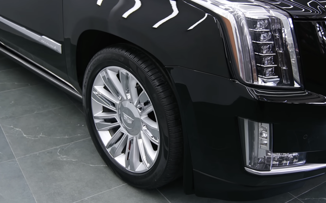 Tay chơi Thủ đô mang Cadillac Escalade 10 năm tuổi vào tận TP. HCM để tân trang: Nội thất thay bằng ghế Maybach, có thêm dàn karaoke ‘đỉnh nóc, kịch trần’- Ảnh 12.