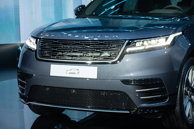 Range Rover Velar 2025 ra mắt Việt Nam: Giá từ hơn 3,7 tỷ, màn hình mới, treo khí nén, mạnh nhất gần 400 mã lực, chạy 64km không cần xăng- Ảnh 4.