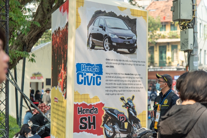 Honda mang dàn xe khủng đến phố đi bộ Hồ Gươm: Đủ loại ô tô, xe máy, có cả xe cắt cỏ- Ảnh 13. Honda mang dàn xe khủng đến phố đi bộ Hồ Gươm: Đủ loại ô tô, xe máy, có cả xe cắt cỏ- Ảnh 13.