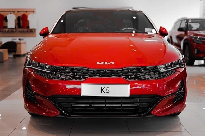 Kia K5 thanh lý còn từ 784 triệu tại đại lý, xe hạng D rẻ hơn cả Honda Civic hạng C bản tiêu chuẩn- Ảnh 8.