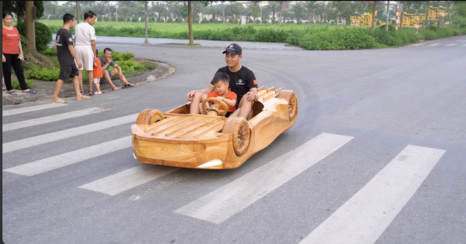 Chán làm mô hình bình thường, ông bố 9x ở Bắc Ninh chế tạo McLaren 720S lộn ngược tặng con trai- Ảnh 14. Chán làm mô hình bình thường, ông bố 9x ở Bắc Ninh chế tạo McLaren 720S lộn ngược tặng con trai- Ảnh 14.