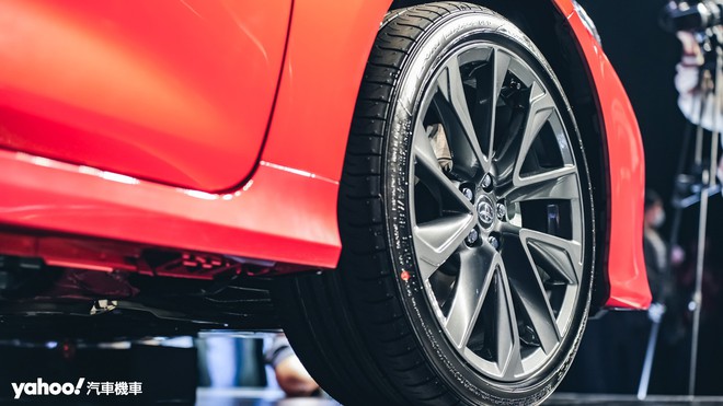 Ai chê Toyota Corolla Altis già thì có thể tham khảo bản thể thao mới ra mắt này: Bodykit hầm hố, có cánh gió, động cơ Camry, đấu Civic RS- Ảnh 9.