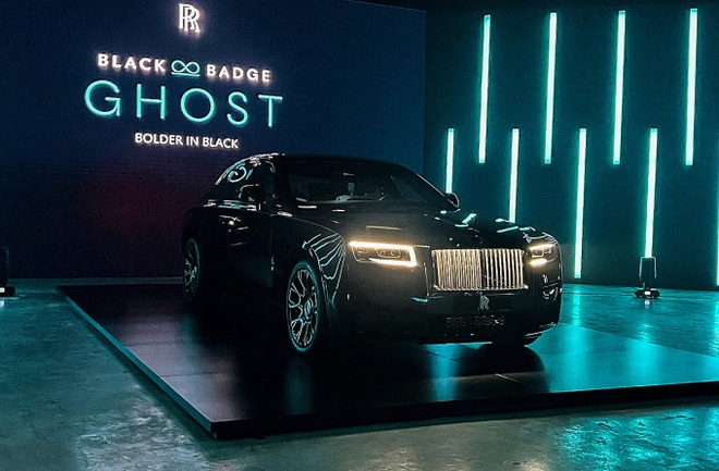 Hậu ăn chuối 'chill chill' trên Rolls-Royce Ghost giữa trận lũ lịch sử ở Dubai: TikToker người Việt mất hơn 4 tỷ để sửa, thừa đủ mua Porsche mới- Ảnh 6.