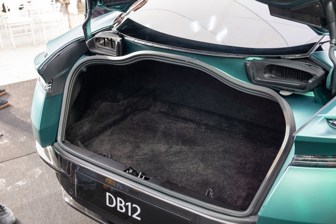 Aston Martin DB12 ra mắt Việt Nam: Giá từ 19,5 tỷ, đại gia thích mui trần hay option riêng vẫn đặt được nhưng cần chờ đợi- Ảnh 22.