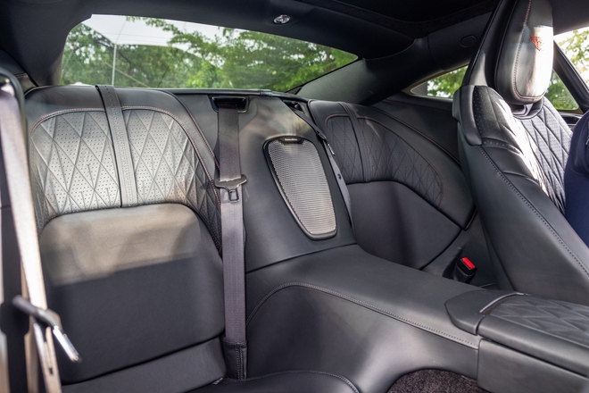 Aston Martin DB12 ra mắt Việt Nam: Giá từ 19,5 tỷ, đại gia thích mui trần hay option riêng vẫn đặt được nhưng cần chờ đợi- Ảnh 21.