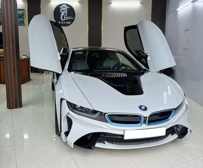 Hàng 'hot' một thời BMW i8 giá chỉ còn chưa đến 3 tỷ: Đã độ nhiều chi tiết, người bán cam kết 'bốn không'- Ảnh 2.