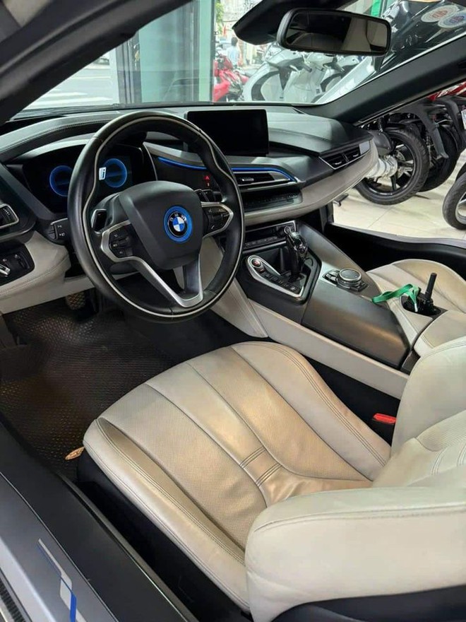 Hàng 'hot' một thời BMW i8 giá chỉ còn chưa đến 3 tỷ: Đã độ nhiều chi tiết, người bán cam kết 'bốn không'- Ảnh 6.