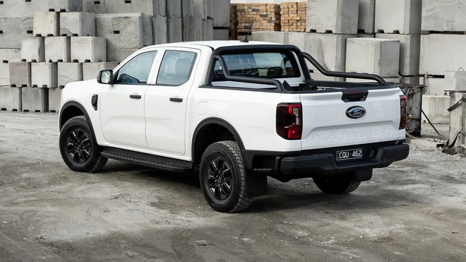 Ford Ranger thêm bản Black Edition: Lưới tản nhiệt và mâm xe tối màu, giới hạn 1.500 xe, giá quy đổi từ 965 triệu đồng- Ảnh 3.