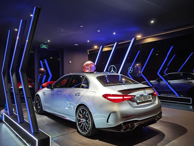 Giao Mercedes-AMG C 63 S E Performance đầu tiên ra biển tại Việt Nam, sales chia sẻ: ‘Khách thích từ năm 2022, chốt đặt trước ra mắt’- Ảnh 5.