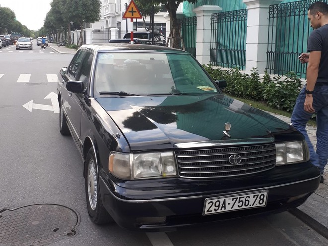 Loạt xe Toyota Crown biển đẹp: Có đủ ngũ quý đấu giá hơn 15 tỷ đồng đến tứ quý, tam hoa, sảnh tiến- Ảnh 9. Loạt xe Toyota Crown biển đẹp: Có đủ ngũ quý đấu giá hơn 15 tỷ đồng đến tứ quý, tam hoa, sảnh tiến- Ảnh 9.