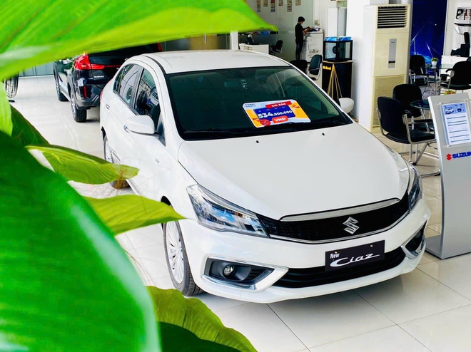 Suzuki Ciaz giảm giá còn 455 triệu tại đại lý: Tiệm cận Accent số sàn, dọn kho lô cuối trước khả năng bị khai tử- Ảnh 3.