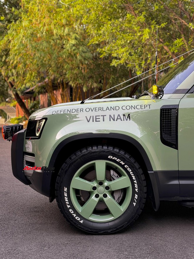 Dân chơi Bình Dương độ lại Land Rover Defender 7 tỷ đồng: Tốn gần 700 triệu, toàn đồ chính hãng, chuẩn bị cho hành trình vòng quanh thế giới- Ảnh 17.