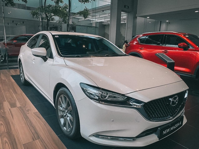 Mazda6 'dọn kho', giảm giá tới 65 triệu tại đại lý: Bản tầm trung giá chưa đến 750 triệu, cạnh tranh Camry với giá tiệm cận Mazda3- Ảnh 3.