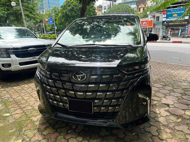 Rao Toyota Alphard chạy 20.000km giá gần 5 tỷ đắt hơn niêm yết mới, người bán cho biết: ‘Đây là chiếc duy nhất thị trường’- Ảnh 3.