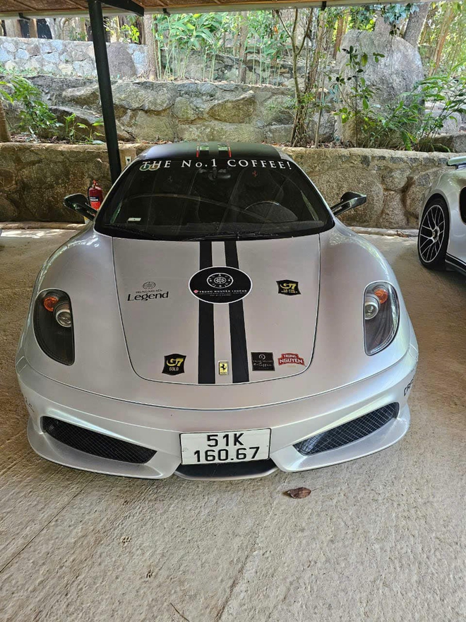 Loạt Ferrari của ông Đặng Lê Nguyên Vũ lộ ảnh lên tem chuẩn bị tham gia Gumball 3000, CĐM nhận xét: 'Vẫn thiếu nhiều siêu phẩm'- Ảnh 5.