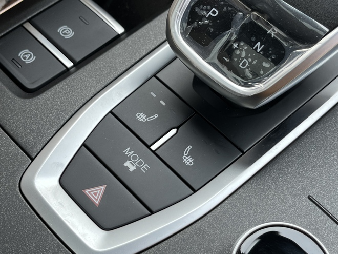 Omoda C5 chốt lịch bán tại Việt Nam: Đấu Seltos, Creta chơi lớn với bảo hành tới 1 triệu km- Ảnh 6. Omoda C5 chốt lịch bán tại Việt Nam: Đấu Seltos, Creta chơi lớn với bảo hành tới 1 triệu km- Ảnh 6.