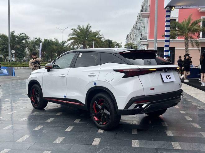 Omoda C5 chốt lịch bán tại Việt Nam: Đấu Seltos, Creta chơi lớn với bảo hành tới 1 triệu km- Ảnh 3. Omoda C5 chốt lịch bán tại Việt Nam: Đấu Seltos, Creta chơi lớn với bảo hành tới 1 triệu km- Ảnh 3.