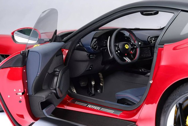 Mô hình siêu xe Ferrari đắt hơn một chiếc sedan mới- Ảnh 9.