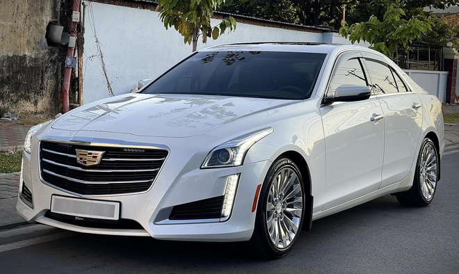 Rao Cadillac CTS giá hơn 1,4 tỷ, người bán cho biết cả Việt Nam chỉ có vài chiếc, đi trung bình hơn 3.000km/năm, cùng phân khúc E-Class- Ảnh 5.