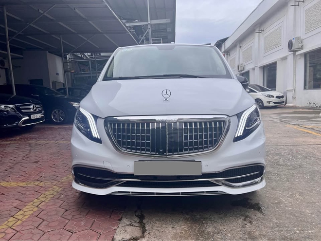 Mercedes-Benz V-Class độ kiểu Maybach vừa ra biển đã bán lại 3,8 tỷ: Đắt gần bằng 3 chiếc Carnival, có ghế 'chủ tịch', TV khủng- Ảnh 5.