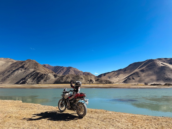 Nữ biker Việt đầu tiên chinh phục đường đèo cao nhất thế giới: 'Có lúc tưởng như nhập viện, cứ tưởng mình gục đầu tiên hóa ra lại vẫn có thể chill chill khi đến nơi'- Ảnh 13. Nữ biker Việt đầu tiên chinh phục đường đèo cao nhất thế giới: 'Có lúc tưởng như nhập viện, cứ tưởng mình gục đầu tiên hóa ra lại vẫn có thể chill chill khi đến nơi'- Ảnh 13.