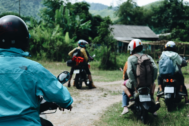Cô nàng 9x dám bước ra khỏi vùng an toàn: 'Quăng quật' Honda Lead trên đường đèo, lên ngọn đồi hiu quạnh toàn tiếng quạ kêu- Ảnh 14. Cô nàng 9x dám bước ra khỏi vùng an toàn: 'Quăng quật' Honda Lead trên đường đèo, lên ngọn đồi hiu quạnh toàn tiếng quạ kêu- Ảnh 14.